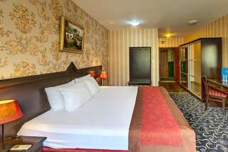 Отель Hotel Montecito София Двухместный номер Делюкс с 1 кроватью или 2 отдельными кроватями-2